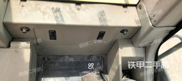 左后方玻璃角標(biāo)(駕駛室部分) 左后方玻璃角標(biāo)(駕駛室部分)