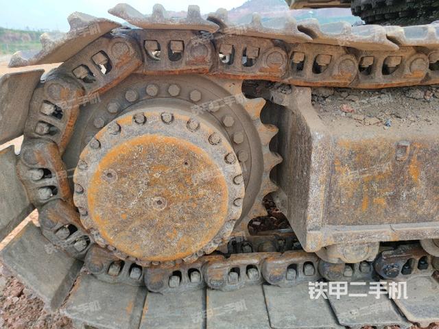 右驱动轮(行走机构) 右驱动轮(行走机构)
