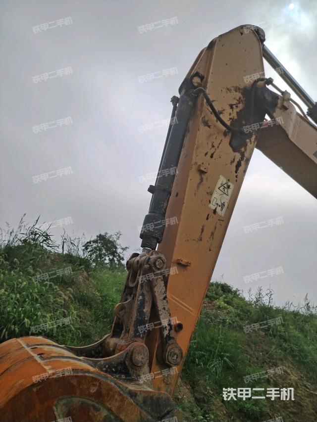 小臂整體左后(工作和回轉裝置) 小臂整體左后(工作和回轉裝置)