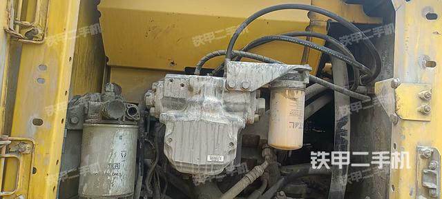 液壓泵艙室正面整體(整機(jī)外觀(guān)) 液壓泵艙室正面整體(整機(jī)外觀(guān))