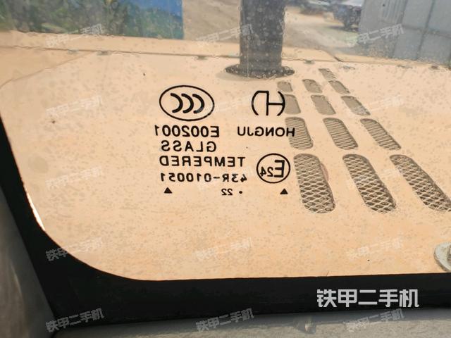 后窗玻璃角標(biāo)(駕駛室部分) 后窗玻璃角標(biāo)(駕駛室部分)