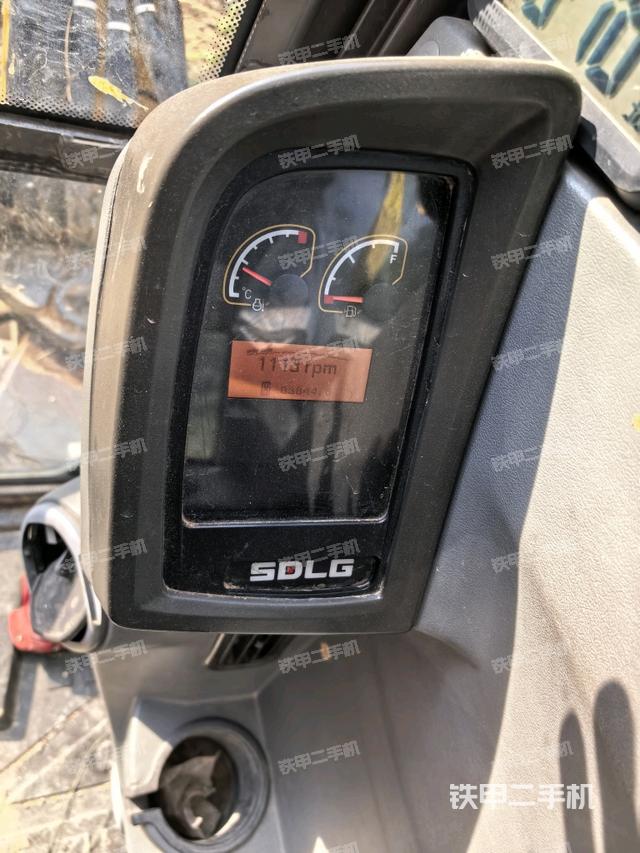 左后方玻璃角标（驾驶室部分）