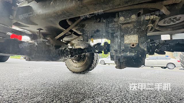 驾驶室整体(整机外观) 驾驶室整体(整机外观)