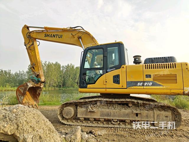 山推SE210W挖掘机