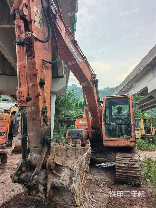 斗山DX150LC挖掘機(jī)