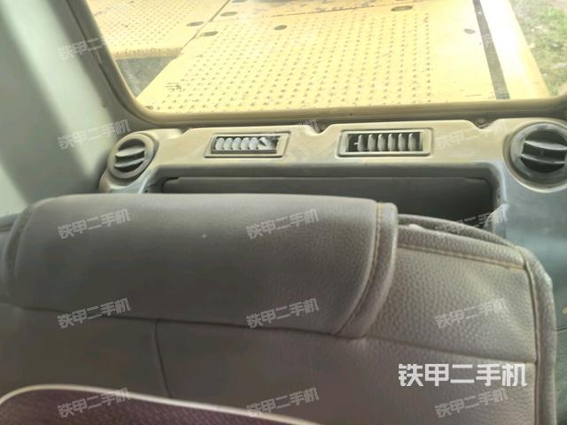 左后方玻璃角標(biāo)(駕駛室部分) 左后方玻璃角標(biāo)(駕駛室部分)