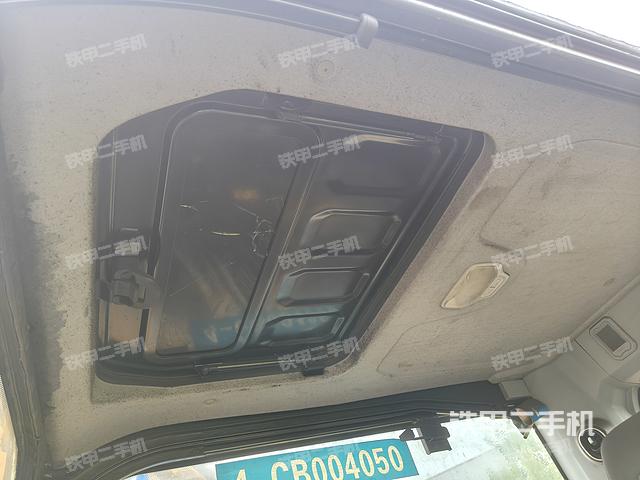 驾驶室顶部（整机外观）