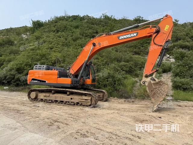 整机右后45°(整机外观) 整机右后45°(整机外观)