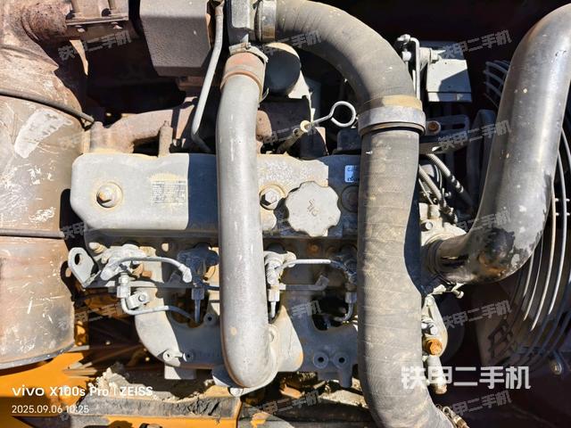 發(fā)動機整體俯視(整機外觀) 發(fā)動機整體俯視(整機外觀)