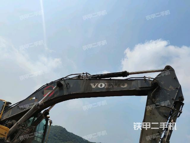 大臂整体 右侧(工作和回转装置) 大臂整体 右侧(工作和回转装置)