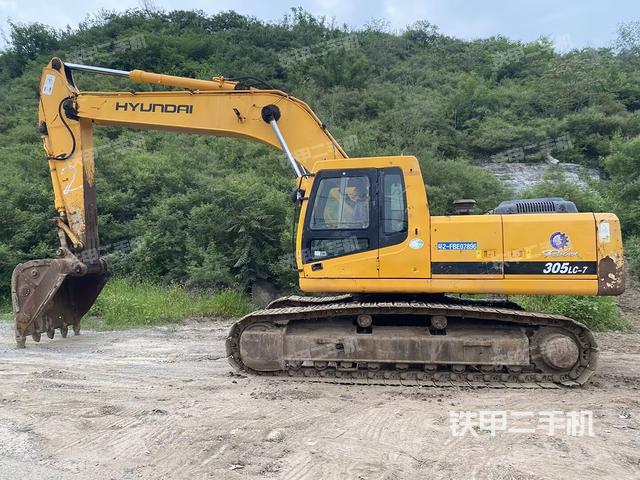 现代R305LC-7挖掘机
