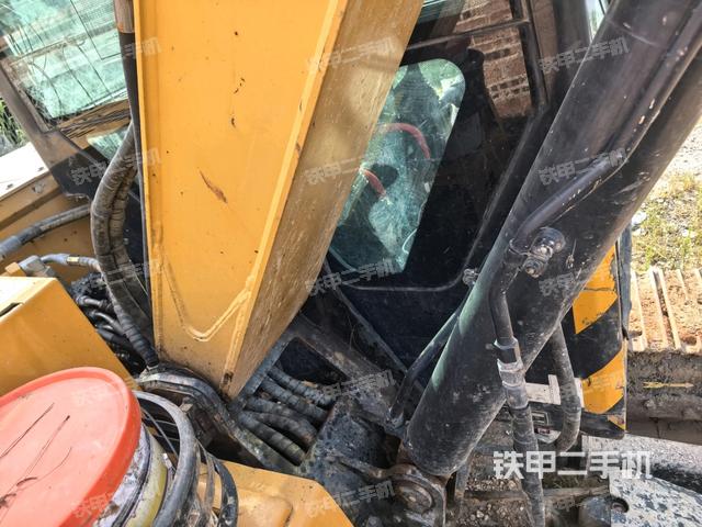 大臂根部?斜（工作和回轉(zhuǎn)裝置）