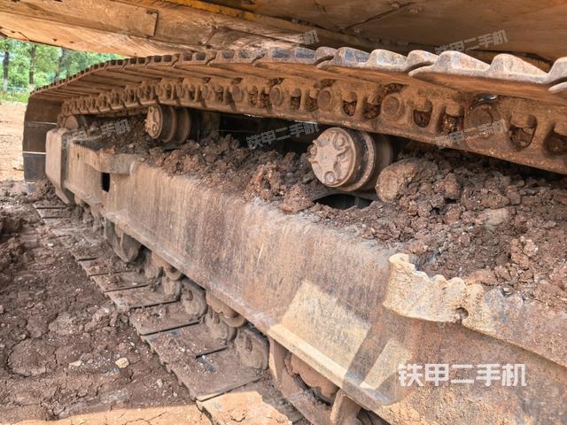 右側(cè)行走馬達(dá)蓋板(行走機(jī)構(gòu)) 右側(cè)行走馬達(dá)蓋板(行走機(jī)構(gòu))