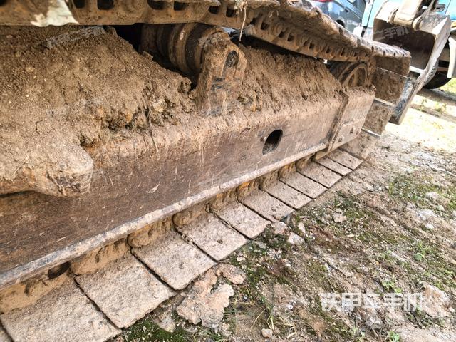 右驅(qū)動(dòng)輪（行走機(jī)構(gòu)）