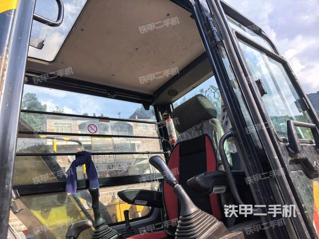 后窗玻璃角標(biāo)（駕駛室部分）