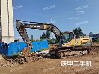 沃尔沃EC250D挖掘机实拍图片