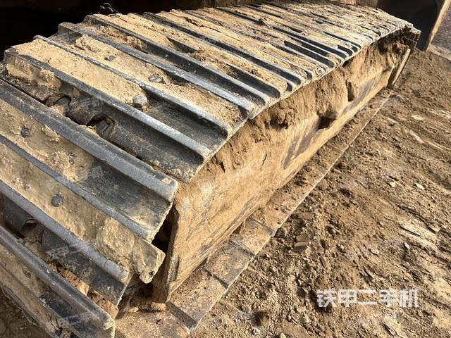 單側履帶整體(整機外觀) 單側履帶整體(整機外觀)