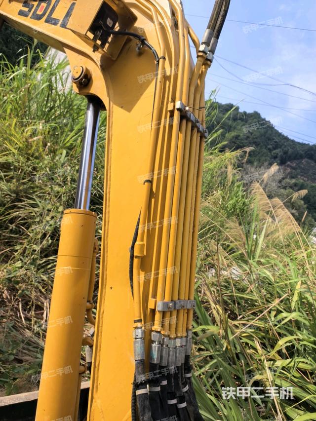 大臂根部 斜（工作和回转装置）