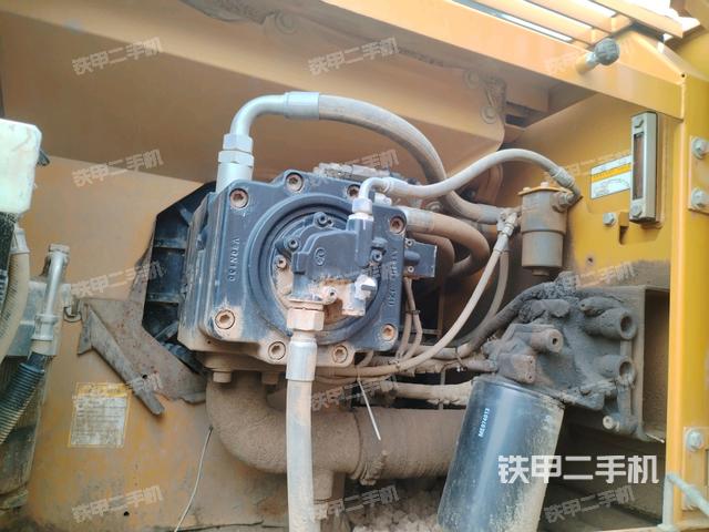 液壓泵斜45?左(大件艙室) 液壓泵斜45?左(大件艙室)