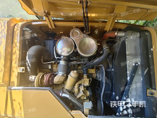發(fā)動(dòng)機(jī)左側(cè)(整機(jī)外觀及大件) 發(fā)動(dòng)機(jī)左側(cè)(整機(jī)外觀及大件)