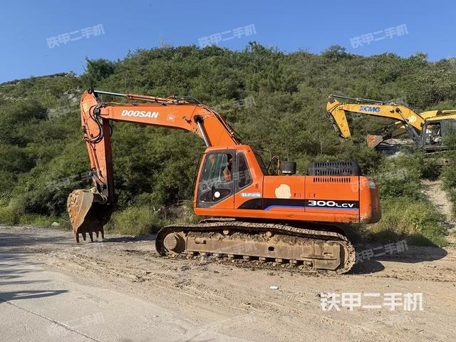 斗山DH300LC-7挖掘機(jī)