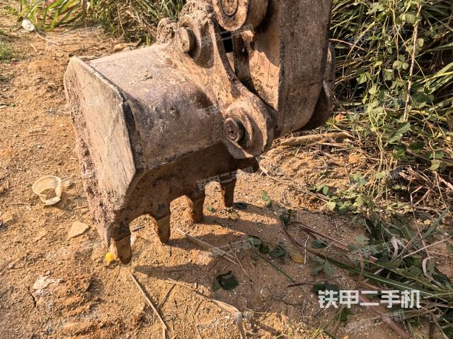 铲斗右后整体（工作和回转装置）