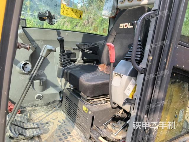 顶棚整体（驾驶室部分）