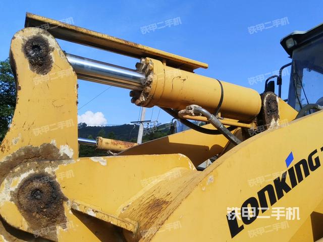 鏟斗油缸側(cè)面(工作裝置) 鏟斗油缸側(cè)面(工作裝置)