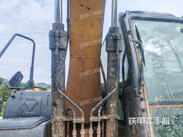 大臂油缸整體?豎拍(工作和回轉(zhuǎn)裝置) 大臂油缸整體?豎拍(工作和回轉(zhuǎn)裝置)