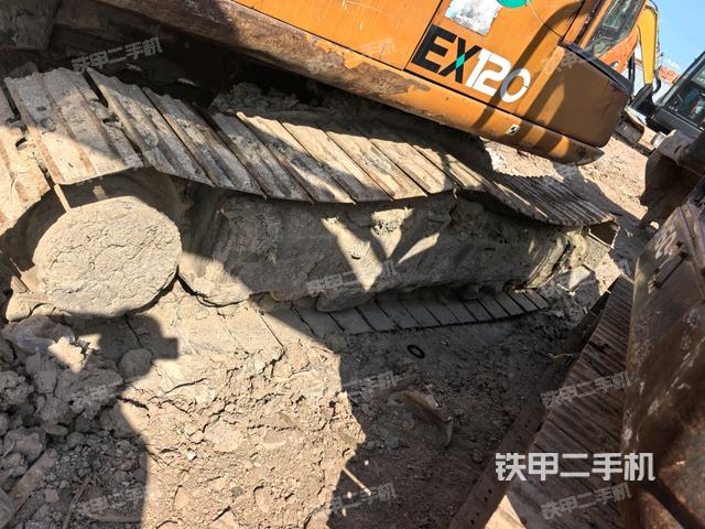 右側(cè)行走馬達蓋板(行走機構(gòu)) 右側(cè)行走馬達蓋板(行走機構(gòu))