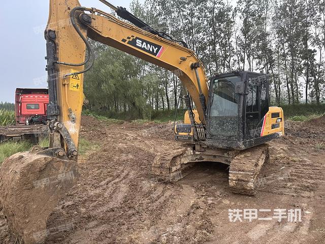 三一重工SY135C挖掘机