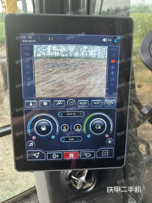 駕駛室整體（整機(jī)外觀）