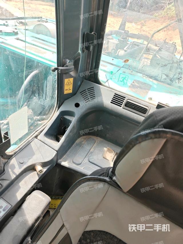 座椅后部(駕駛室部分) 座椅后部(駕駛室部分)