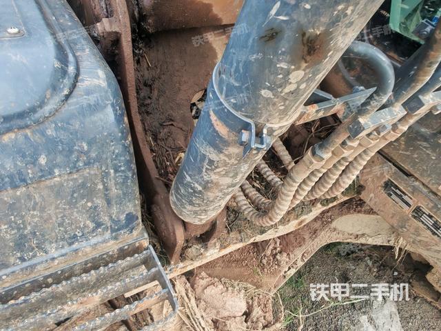 大臂背部俯視(工作和回轉(zhuǎn)裝置) 大臂背部俯視(工作和回轉(zhuǎn)裝置)