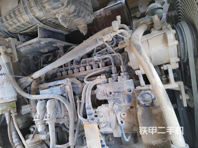 發(fā)動(dòng)機(jī)右側(cè)(整機(jī)外觀及大件) 發(fā)動(dòng)機(jī)右側(cè)(整機(jī)外觀及大件)