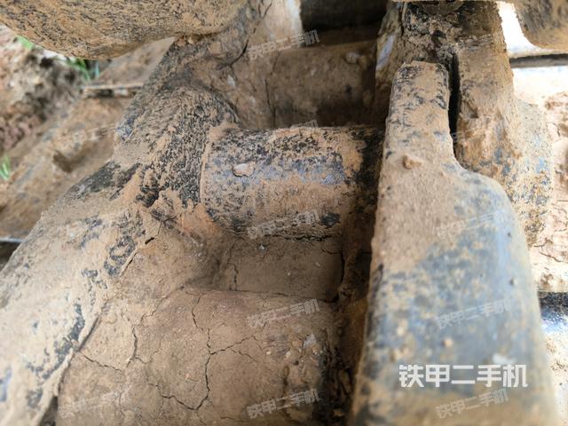 右側(cè)行走馬達蓋板(行走機構(gòu)) 右側(cè)行走馬達蓋板(行走機構(gòu))