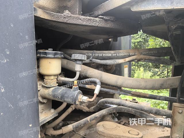 發(fā)動(dòng)機(jī)右側(cè)(整機(jī)外觀及大件) 發(fā)動(dòng)機(jī)右側(cè)(整機(jī)外觀及大件)