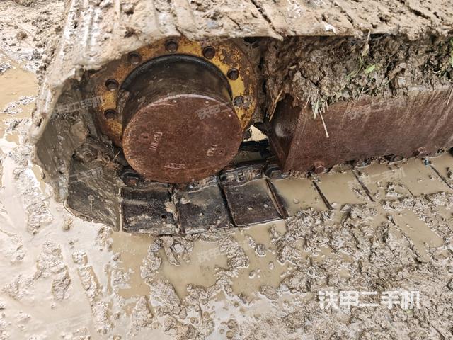 左側(cè)履帶整體?(行走機(jī)構(gòu)) 左側(cè)履帶整體?(行走機(jī)構(gòu))