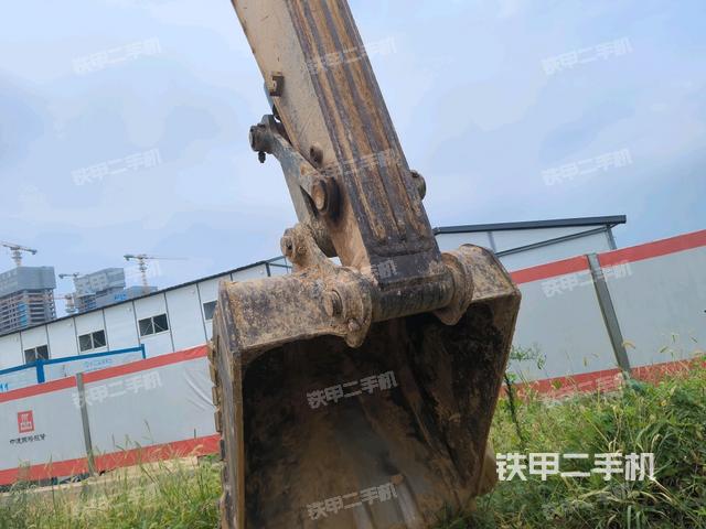 轉(zhuǎn)盤和下車架正前(工作和回轉(zhuǎn)裝置) 轉(zhuǎn)盤和下車架正前(工作和回轉(zhuǎn)裝置)