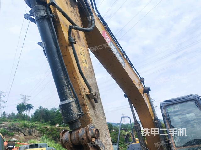 轉(zhuǎn)盤和下車架正前(工作和回轉(zhuǎn)裝置) 轉(zhuǎn)盤和下車架正前(工作和回轉(zhuǎn)裝置)
