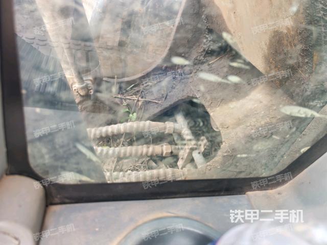 駕駛室正側(cè)(駕駛室部分) 駕駛室正側(cè)(駕駛室部分)