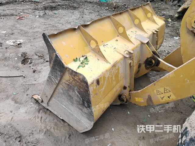 工作裝置整體(整機(jī)外觀及大件) 工作裝置整體(整機(jī)外觀及大件)