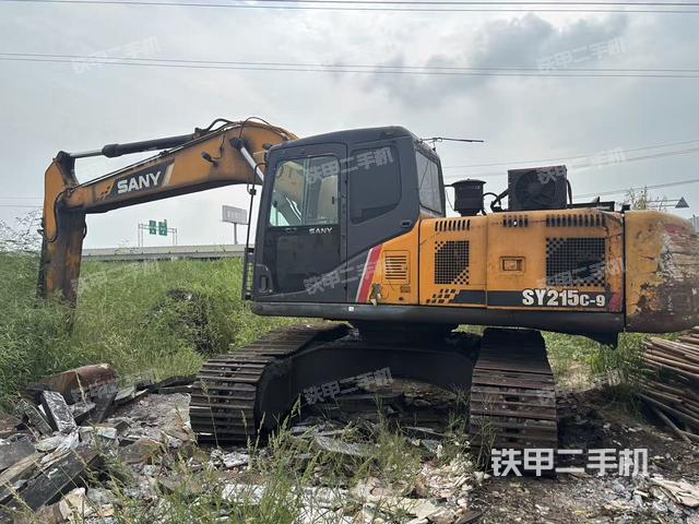 三一重工SY215C8M挖掘機(jī)