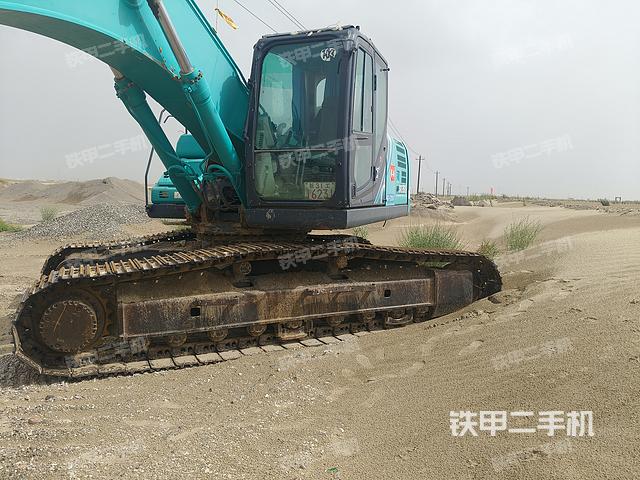 單側(cè)履帶整體（整機(jī)外觀）