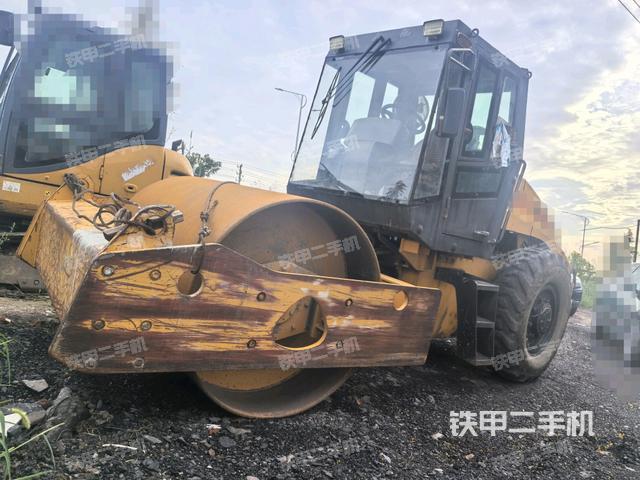 国机重工8208-3压路机