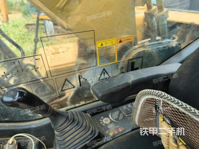 座椅右側(cè)控制臺(tái)/鑰匙門/油門/含右手柄(駕駛室部分) 座椅右側(cè)控制臺(tái)/鑰匙門/油門/含右手柄(駕駛室部分)