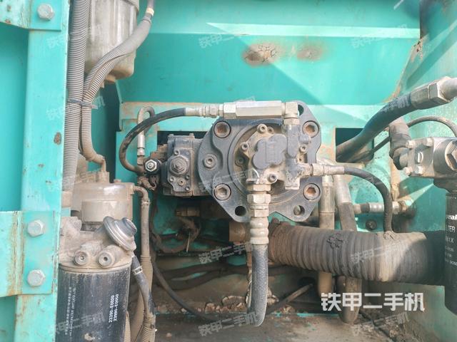 液壓泵艙室正面整體(整機(jī)外觀(guān)) 液壓泵艙室正面整體(整機(jī)外觀(guān))