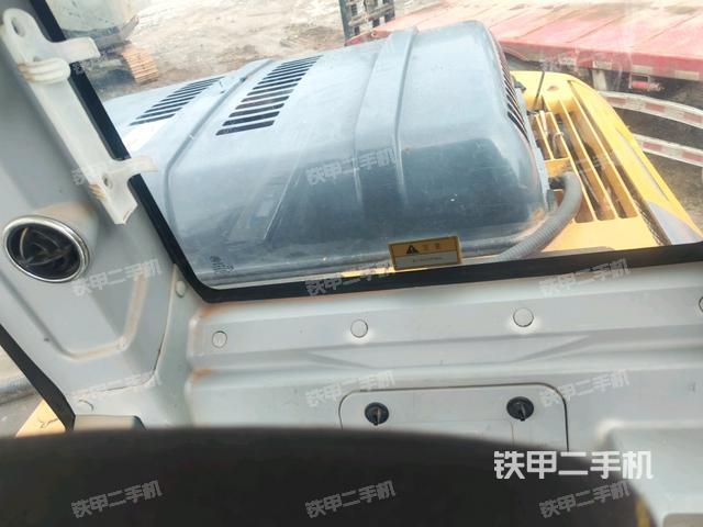 右側(cè)玻璃角標(駕駛室部分) 右側(cè)玻璃角標(駕駛室部分)
