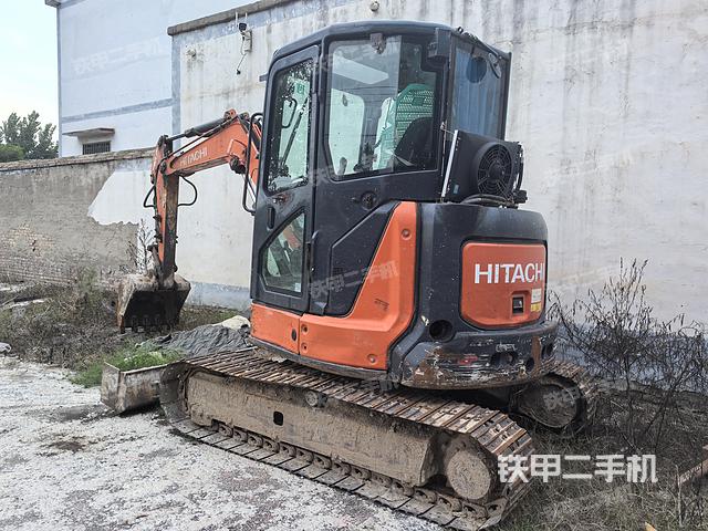 駕駛室整體(整機(jī)外觀) 駕駛室整體(整機(jī)外觀)