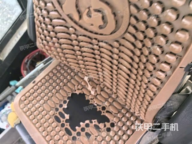 操作臺全景（壓路機駕駛室）